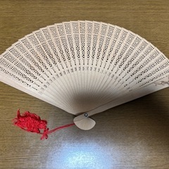 木製扇子　シンガポールで購入④
