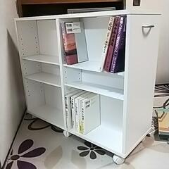押入れ下にピッタリ収まる本棚の画像