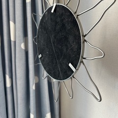 シルバー 太陽型 壁掛け鏡の画像