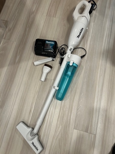 マキタ　充電式クリーナー　掃除機