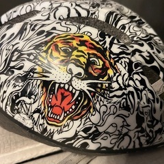 エドハーディヘルメット