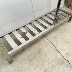 直接引取り5%OFF　ステンレス作業台 アズマ  幅1200×奥行き350×高さ800ｍｍ スノコ棚板タイプ azuma 作業台 調理台 業務用 厨房用品  厨房機器 飲食店 事業用 屋外 台 棚 の画像