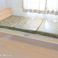 組立式シングルベッド（三折りマットレス付き）の画像