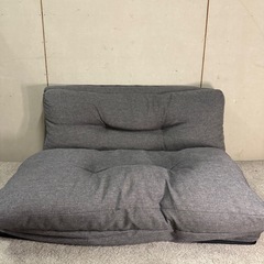 【635】グレー 2人掛け クッションソファ ボタン付き