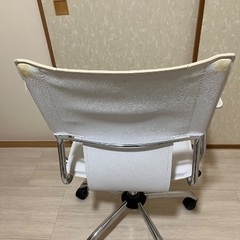 オフィスチェアの画像
