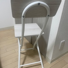 食卓 折りたたみ椅子 ニトリ椅子2脚の画像