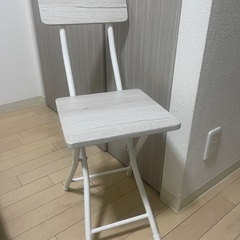 食卓 折りたたみ椅子 ニトリ椅子2脚の画像