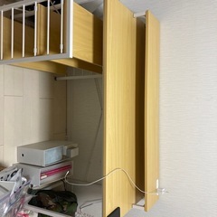 デスクとワゴン