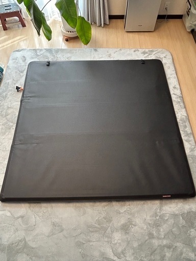 ハイラックス　RUGGED LINERソフトトノカバー　三つ折り　荷台　美品