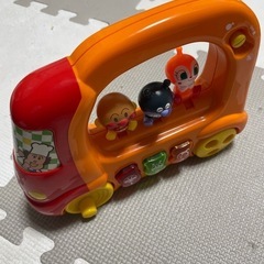 ※値下げ中！アンパンマン乗物型押せる玩具