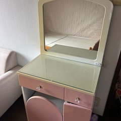 無料！ドレッサー　電源コンセント付き