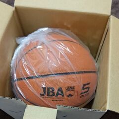 【終了】未使用★未開封★バスケットボール5号の画像