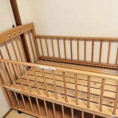 【木製標準サイズベビーベッド】【無料お譲り】