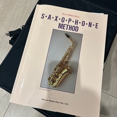 初心者用アルトサックス　ケース付き　ストラップ付き　楽譜付き　　2000円の画像