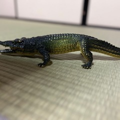 ワニのフィギュア