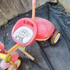 アンパンマンの三輪車の画像