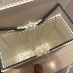 【引取限定】 ふた付きごみ箱の画像