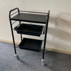 キャスター付きワゴン黒の画像