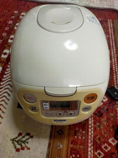 象印　マイコン炊飯ジャー　5合炊き　炊飯器　　NS-WB10