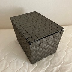 ニトリ　蓋付き収納ボックスの画像