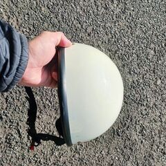 白の半ヘルの画像