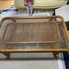ガラステーブル　綺麗　配達可能
　　