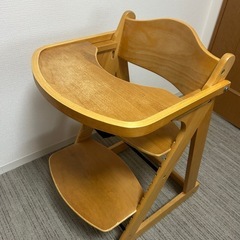 木製ベビーチェアの画像