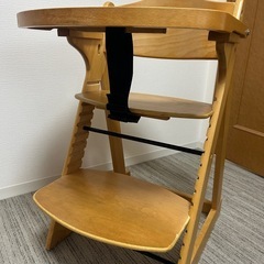 木製ベビーチェアの画像