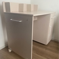 デスク　シンプル　学習机の画像