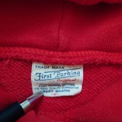 First  Parkingパーカーの画像