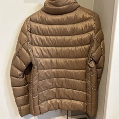 UNIQLO ウルトラライトダウン　一度使用　ベージュ　Lの画像