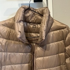 UNIQLO ウルトラライトダウン　一度使用　ベージュ　Lの画像