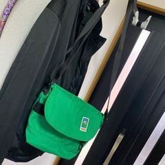定価3000円 バックの画像