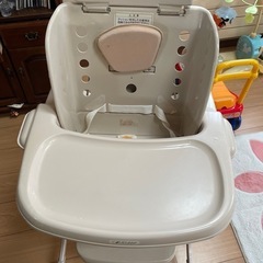 ベビーチェア　ハイローチェア