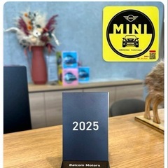 非売品　2025年　BMW. MINI. 卓上カレンダー