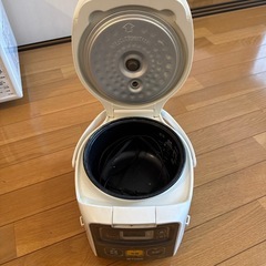 炊飯器の画像