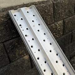 アルミ合金製長尺足場板

