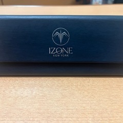IZONEのサングラスの画像