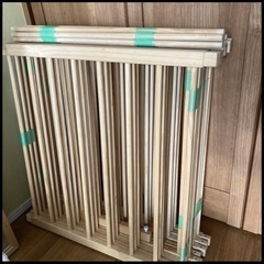 【無料】KoiHouse たためる木製ベビーサークル160X160X70cm ハイタイプ ８枚セット 扉付き ナチュラル 形組み換え可能 長方形 正方形 Ｌ型の画像