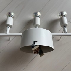 IKEA トロス シーリングトラック スポットライト3連 の画像