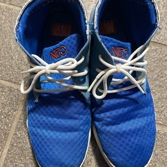 adidas スニーカー