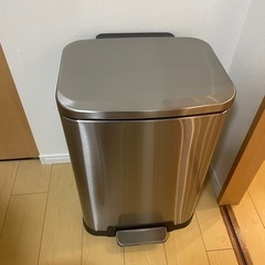 【取りに来てくれる方限定】ダストボックスの画像