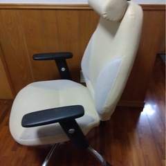 オフィスチェアーの画像