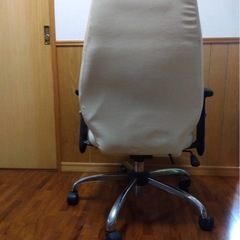 オフィスチェアーの画像
