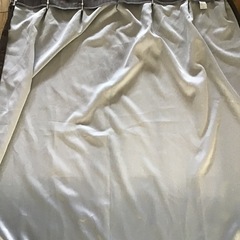 焦げ茶色の遮光カーテンの画像
