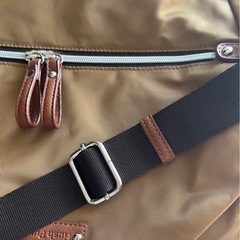 斜めがけバッグ　上質ナイロン　革の画像