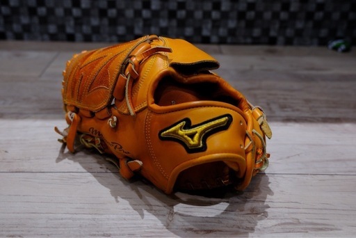 ミズノプロ　硬式　　ピッチャー用グローブ