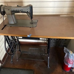 アンティーク　ミシン　SINGER レトロの画像