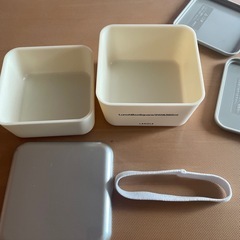 お弁当箱の画像