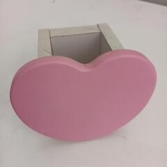 難あり急募☆机、学習机小さめ☆白とピンク後ろの板を取り付けるネジが見当たりませんの画像